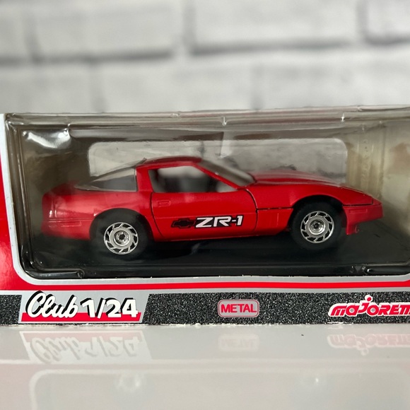 Majorette Club 1/24 Scale Red Chevrolet Corvette ZR-1 USA-1 Plates. Original Box - Picture 7 of 8